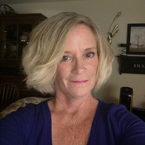 Meet your Posher, Debora